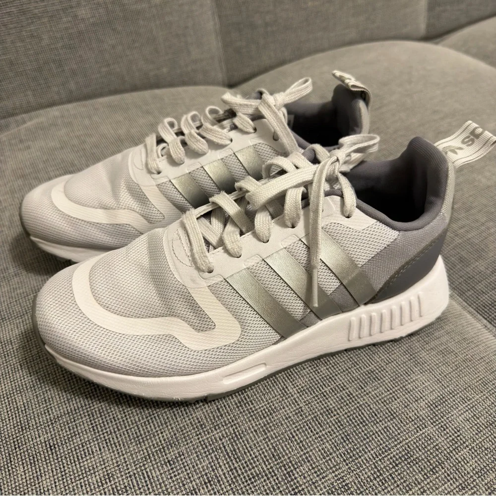 Adidas Multix Gray White Sneakers Lightweight Mesh Size 5 Youth, 6.5 Women’s